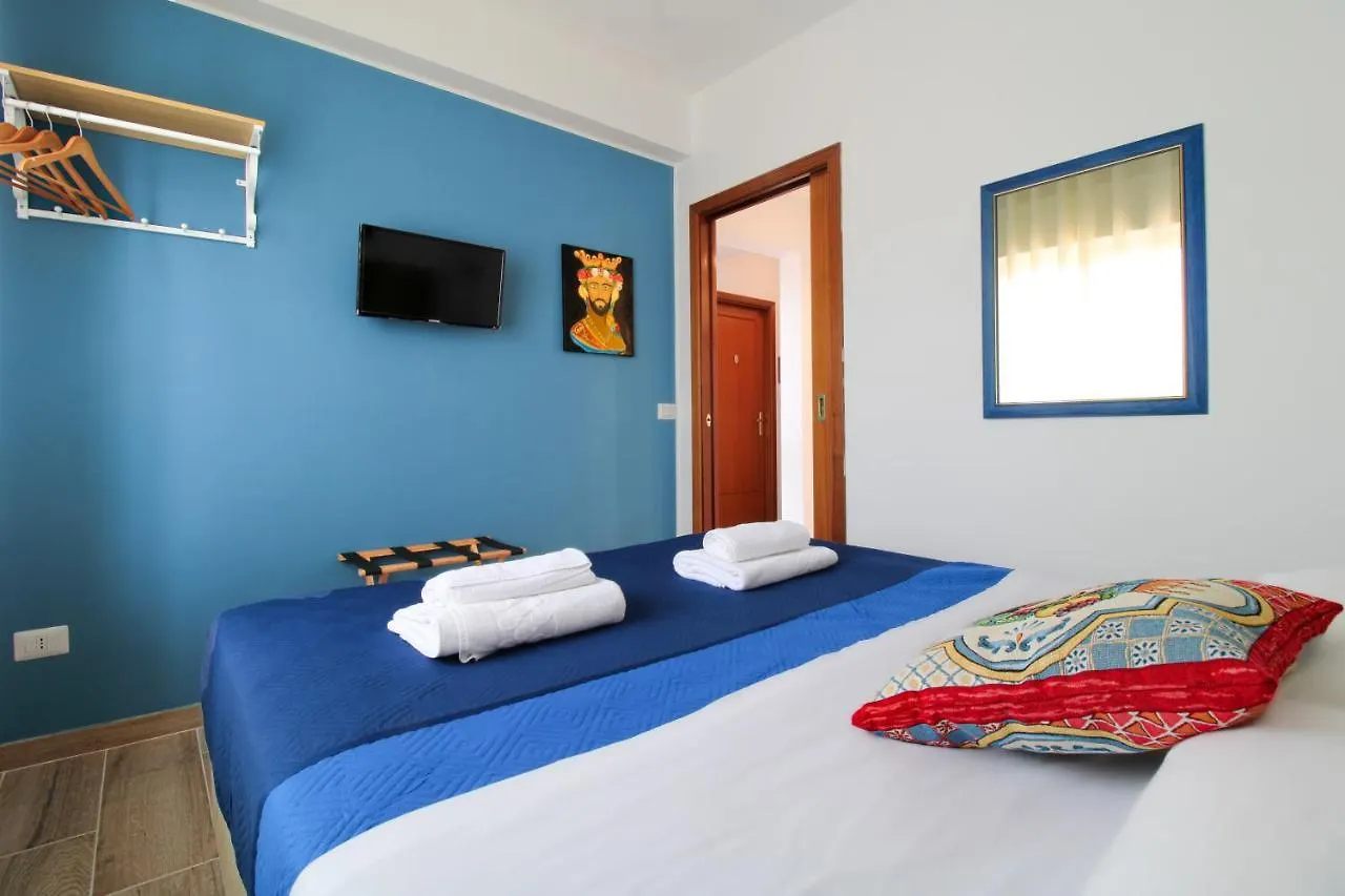 Apartment Duca D'Aosta Terrace, Skypool & Sauna Acquedolci