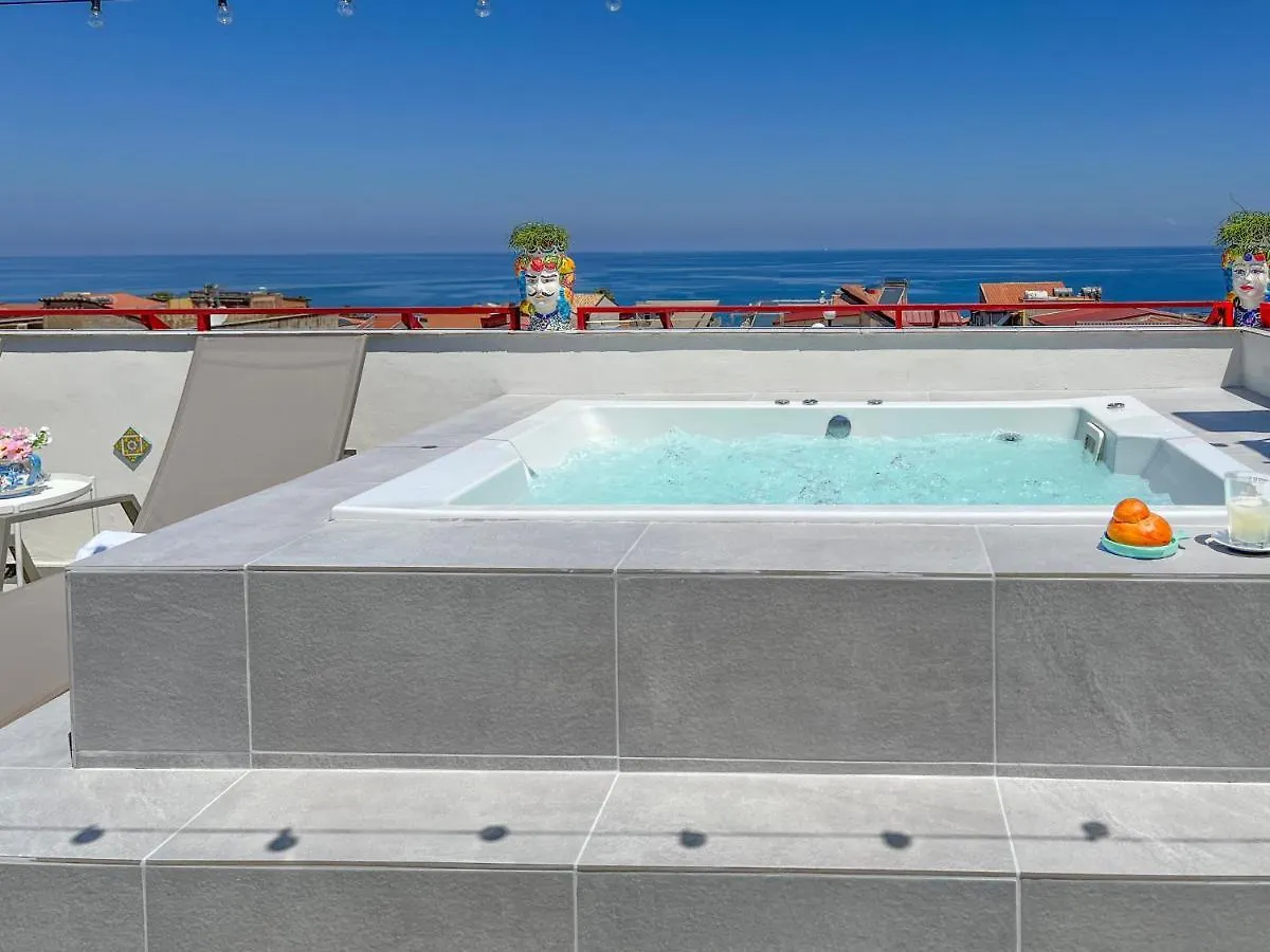 Duca D'Aosta Terrace, Skypool & Sauna Acquedolci 0*,