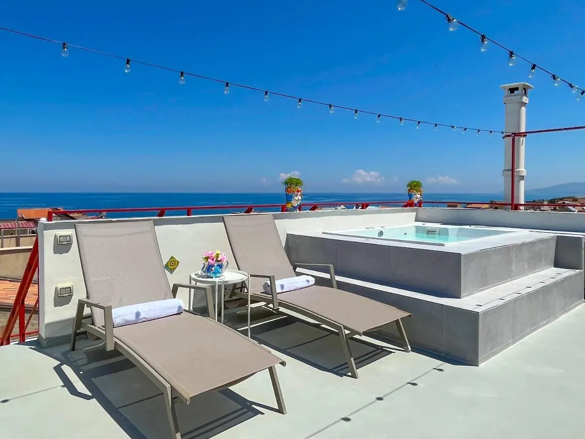 Duca D'Aosta Terrace, Skypool & Sauna Acquedolci Appartement